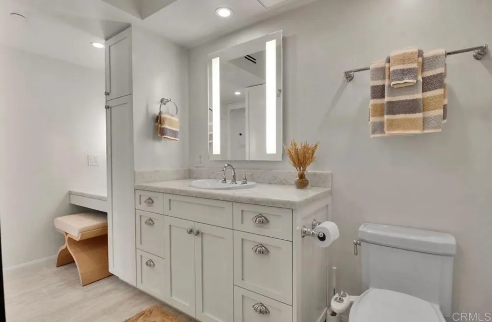 1810 avenida del mundo #1101 Coronado, CA 92118