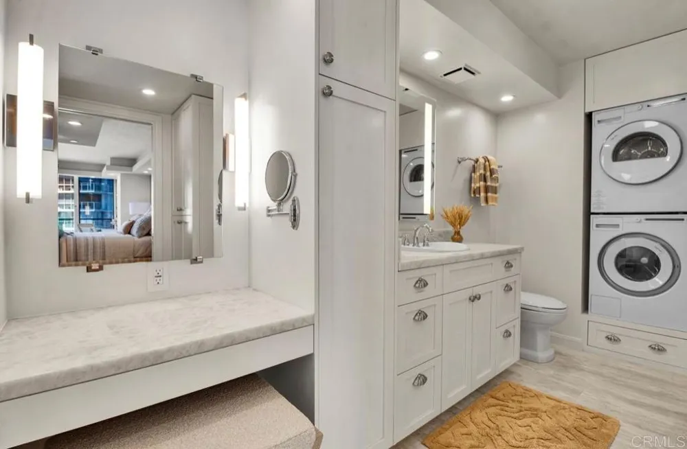 1810 avenida del mundo #1101 Coronado, CA 92118