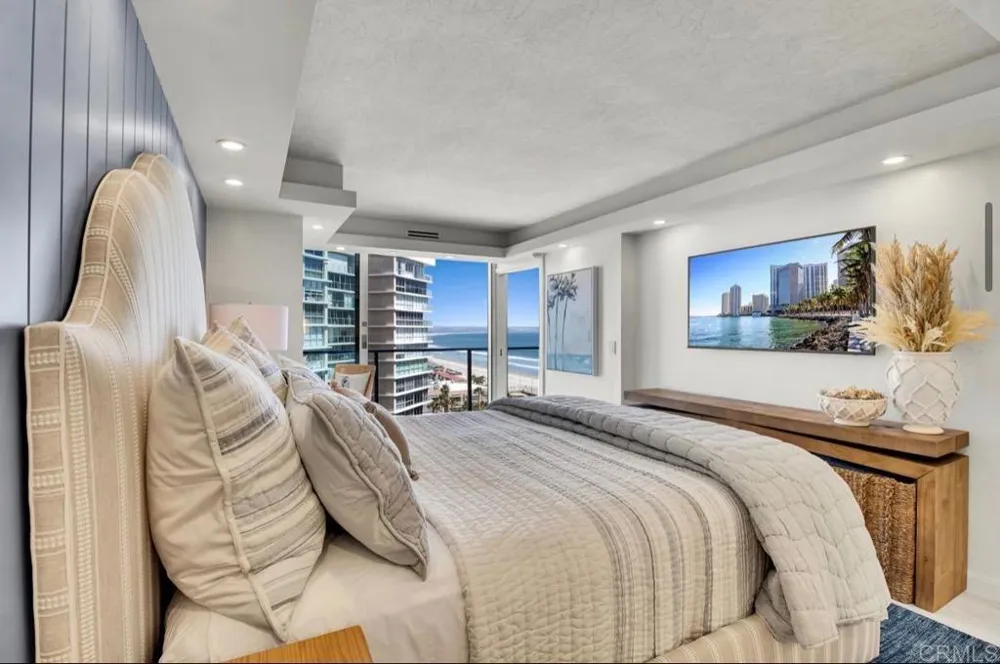 1810 avenida del mundo #1101 Coronado, CA 92118