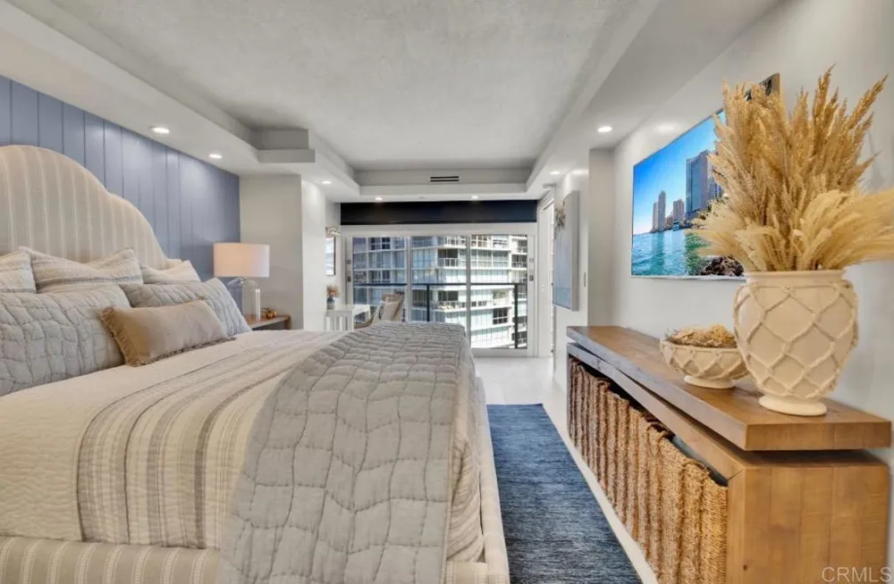 1810 avenida del mundo #1101 Coronado, CA 92118