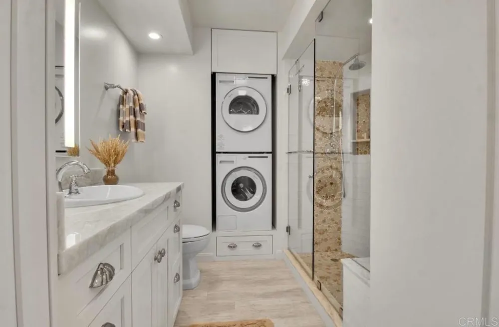 1810 avenida del mundo #1101 Coronado, CA 92118