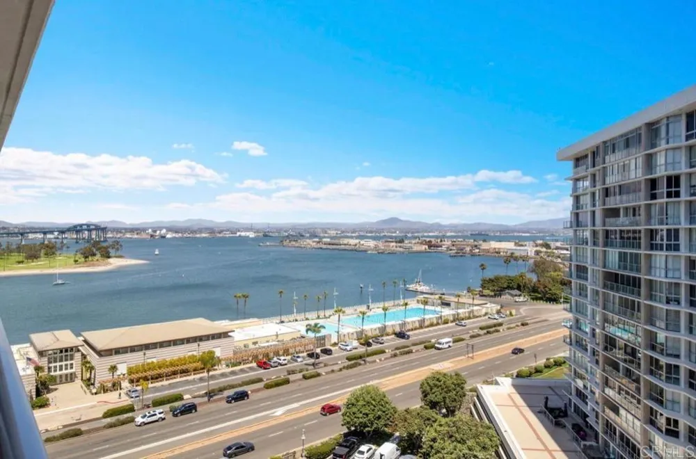1810 avenida del mundo #1101 Coronado, CA 92118