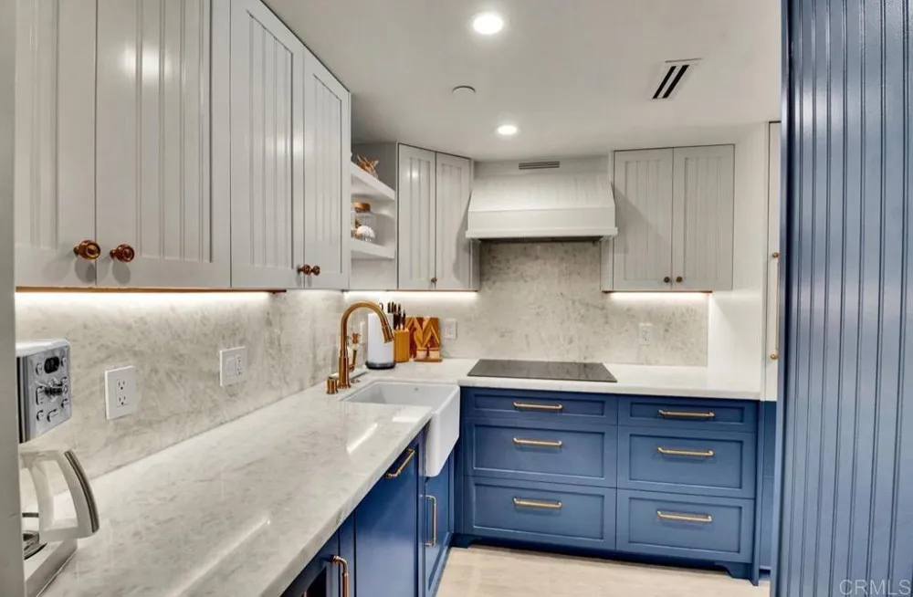 1810 avenida del mundo #1101 Coronado, CA 92118