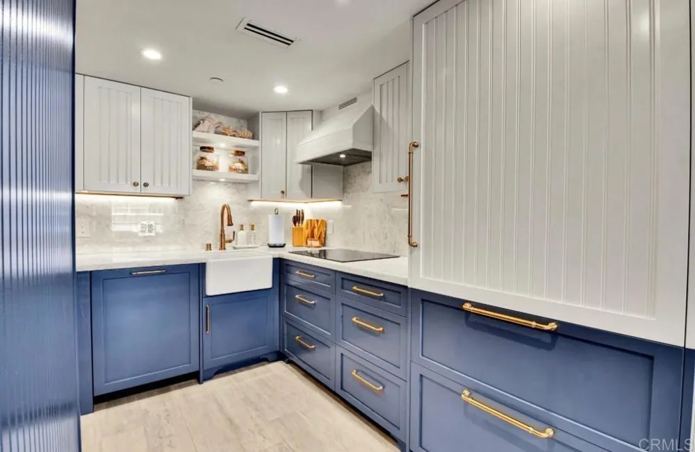1810 avenida del mundo #1101 Coronado, CA 92118