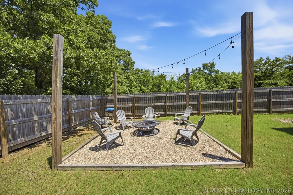 127 Seneca Springs Eufaula, OK 74432