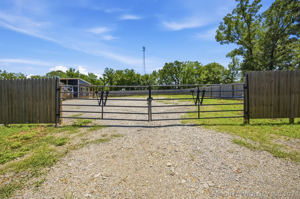 127 Seneca Springs Eufaula, OK 74432