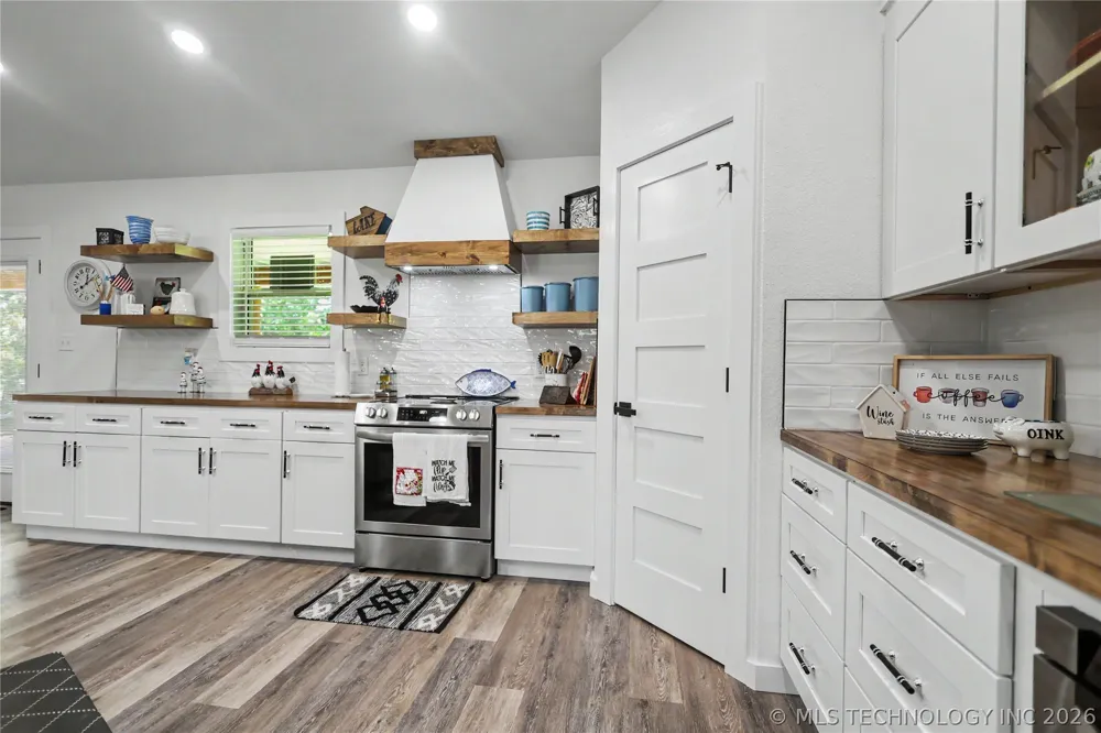 20471 W Chicken Creek Road Cookson, OK 74427