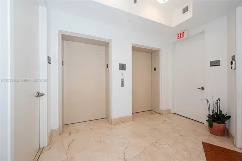 16001 collins ave #1005