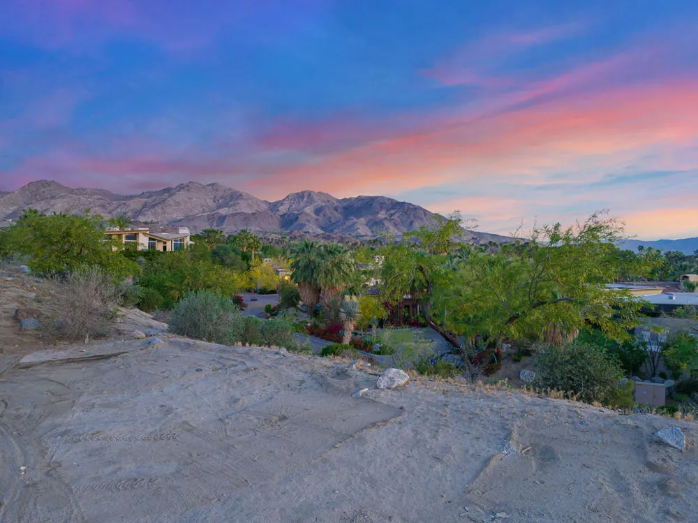 1036 Vale Crest Palm Desert, CA 92260