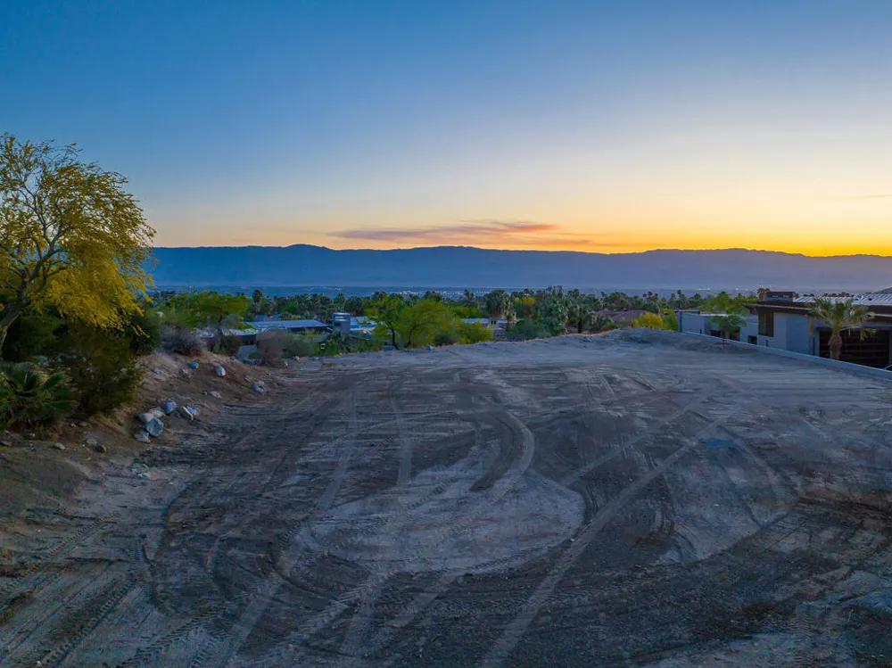 1036 Vale Crest Palm Desert, CA 92260