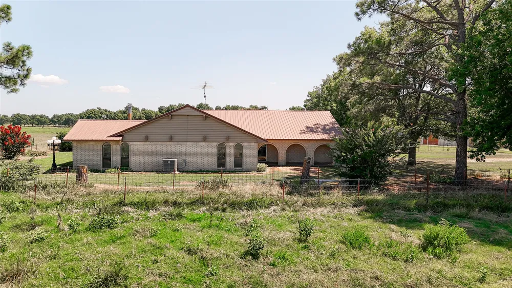 7489 County Road 1620 Roff, OK 74865