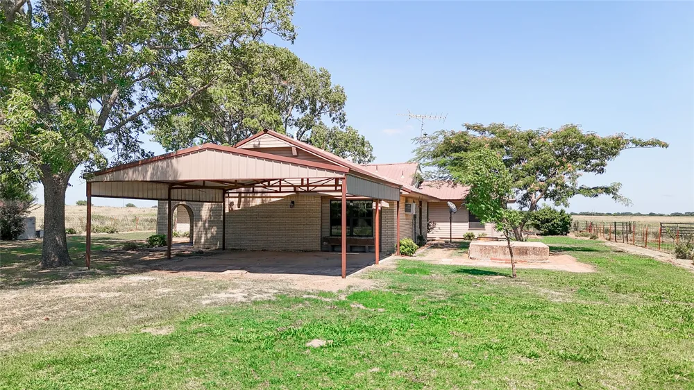 7489 County Road 1620 Roff, OK 74865