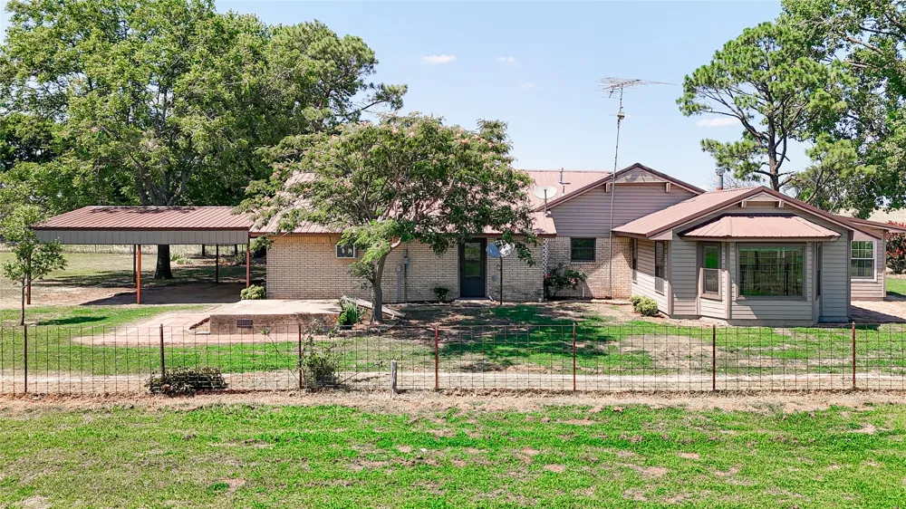 7489 County Road 1620 Roff, OK 74865