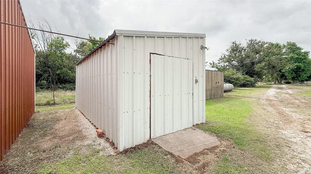 7489 County Road 1620 Roff, OK 74865