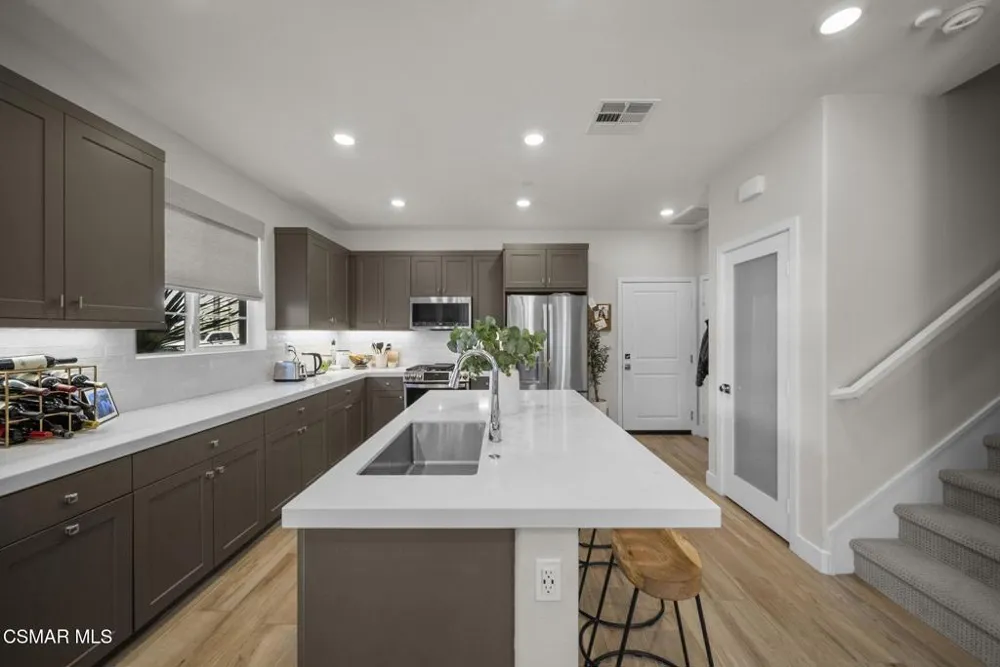 2556 Little Rock Lane Simi Valley, CA 93065