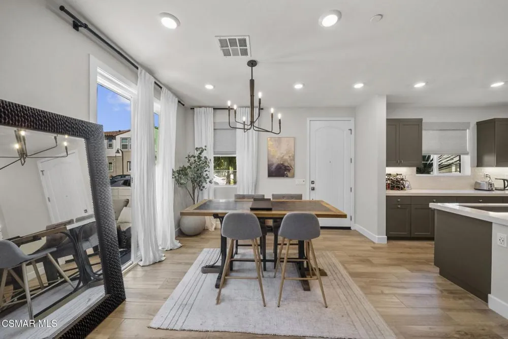2556 Little Rock Lane Simi Valley, CA 93065