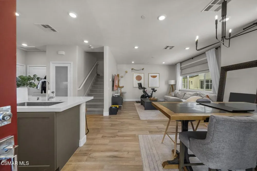 2556 Little Rock Lane Simi Valley, CA 93065