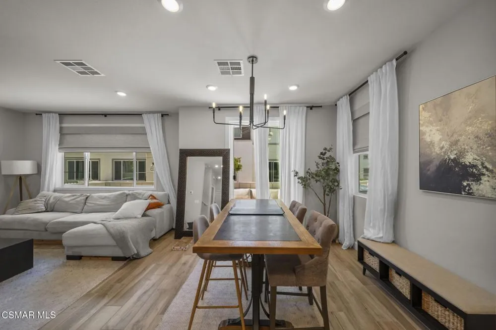 2556 Little Rock Lane Simi Valley, CA 93065