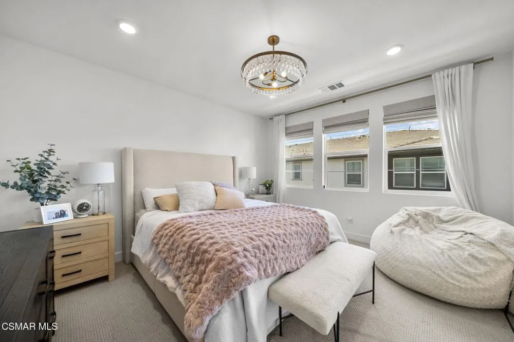 2556 Little Rock Lane Simi Valley, CA 93065
