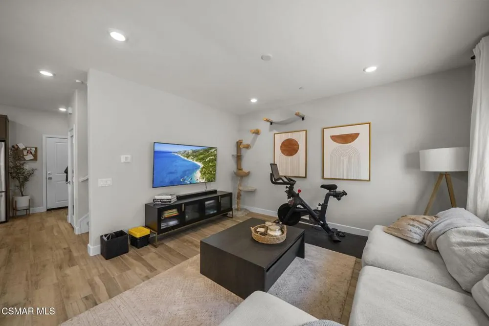 2556 Little Rock Lane Simi Valley, CA 93065
