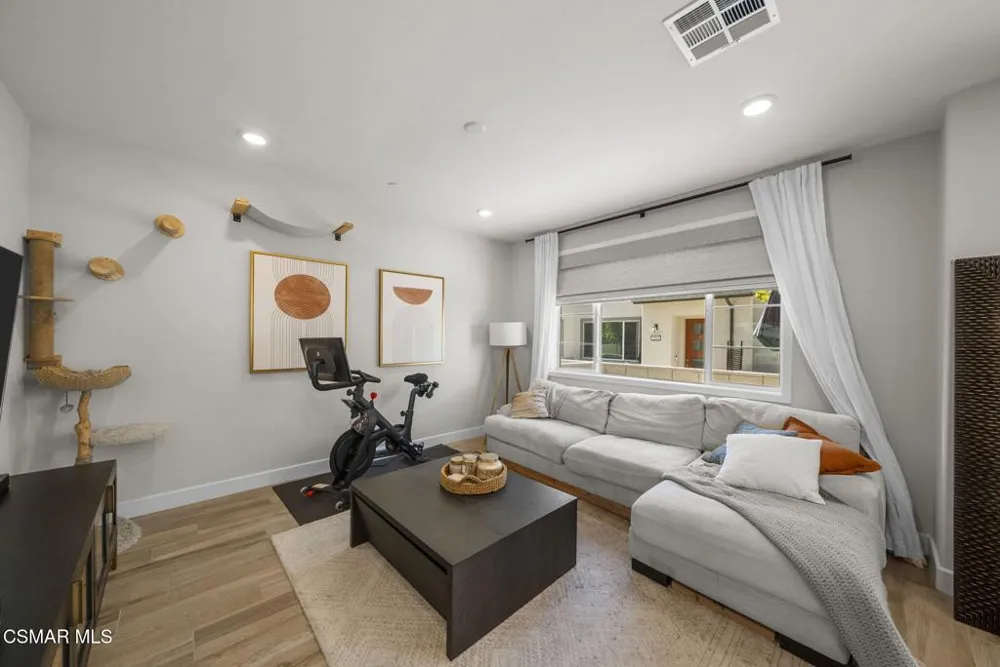 2556 Little Rock Lane Simi Valley, CA 93065