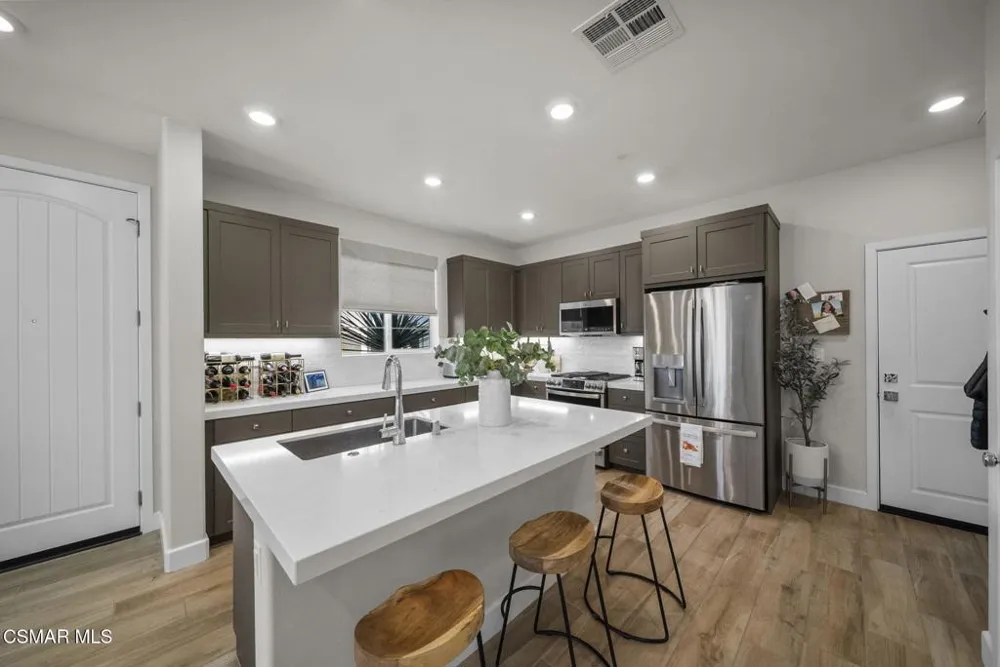 2556 Little Rock Lane Simi Valley, CA 93065