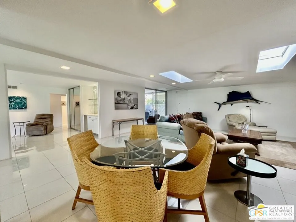 197 Desert Lakes Drive Palm Springs, CA 92264