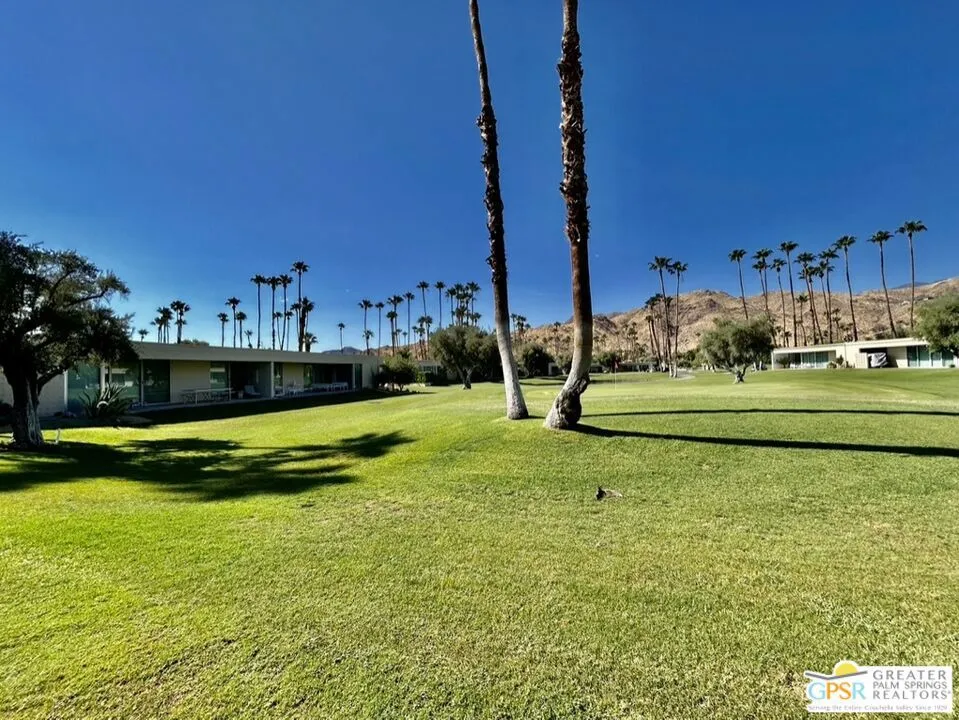 197 Desert Lakes Drive Palm Springs, CA 92264