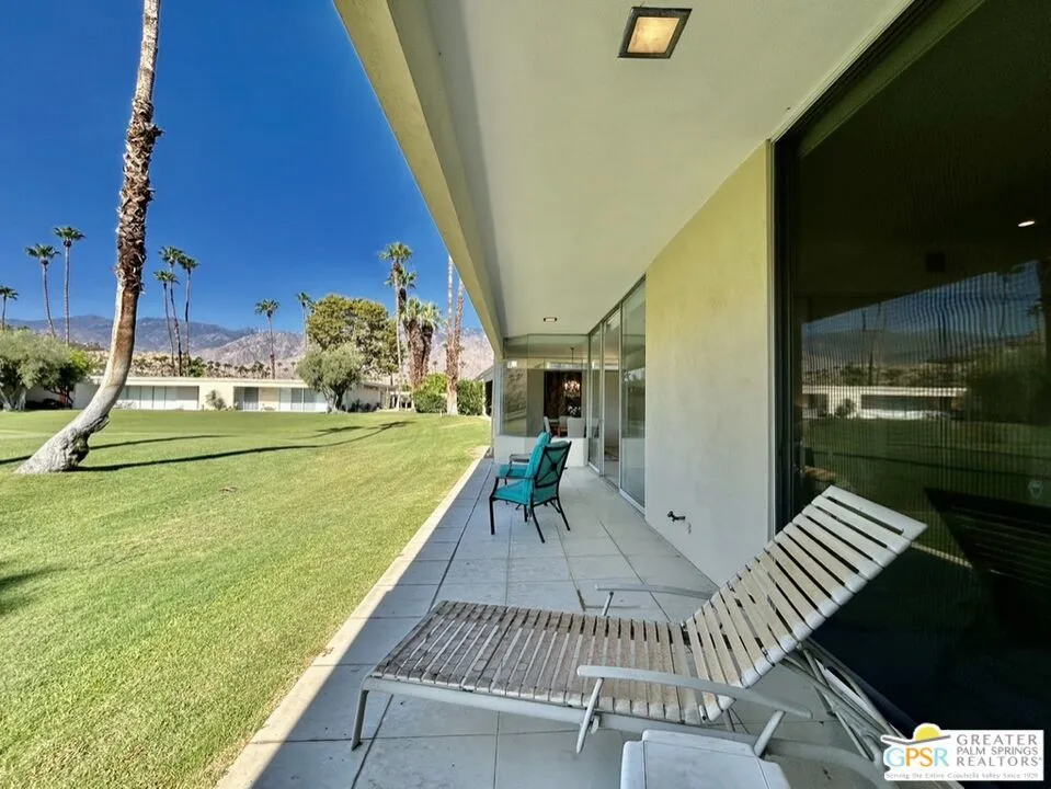 197 Desert Lakes Drive Palm Springs, CA 92264