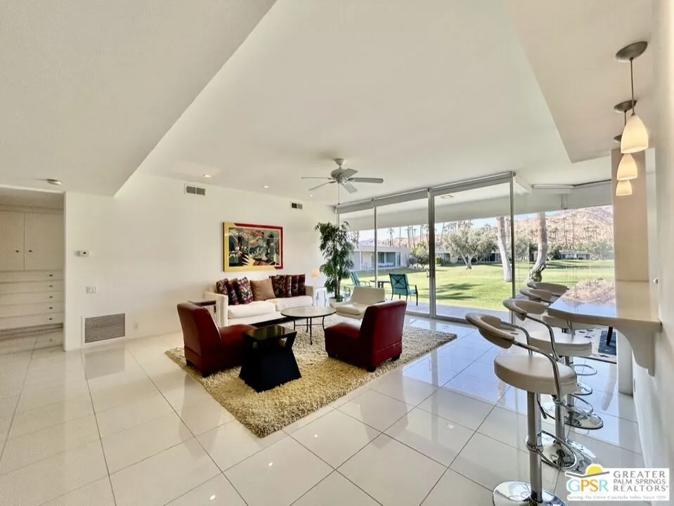 197 Desert Lakes Drive Palm Springs, CA 92264