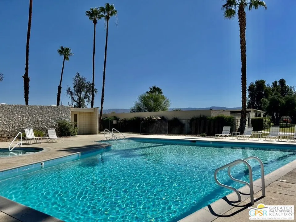 197 Desert Lakes Drive Palm Springs, CA 92264