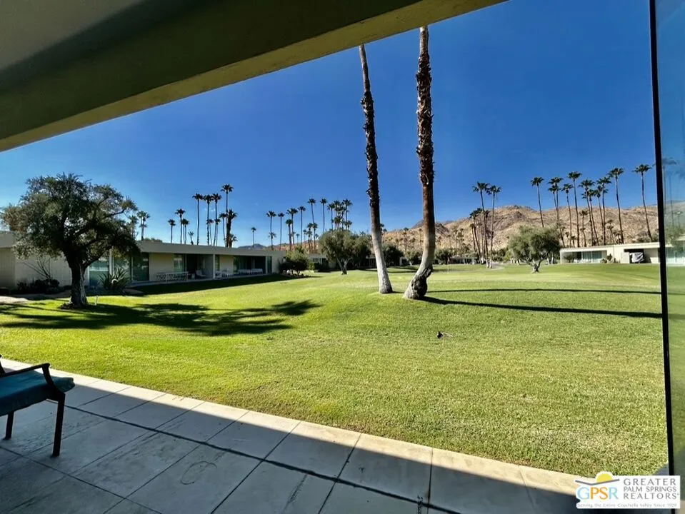 197 Desert Lakes Drive Palm Springs, CA 92264