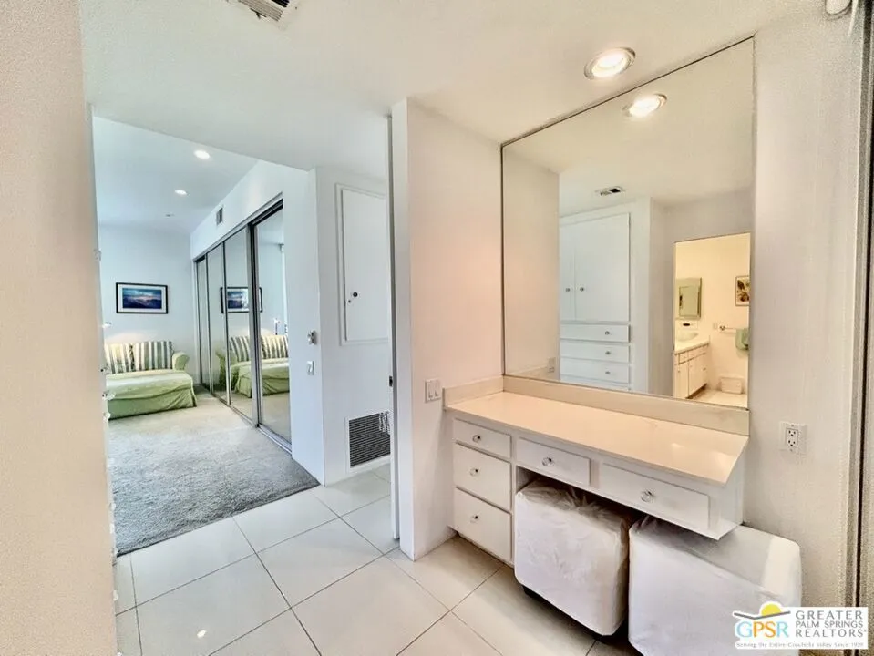 197 Desert Lakes Drive Palm Springs, CA 92264