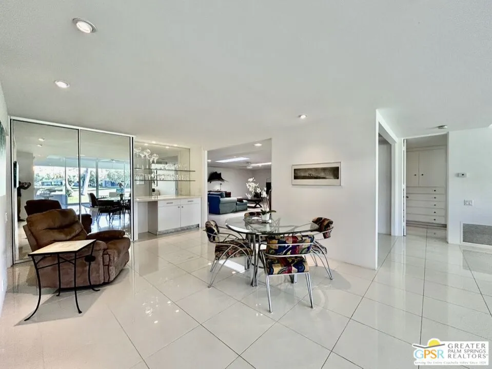 197 Desert Lakes Drive Palm Springs, CA 92264