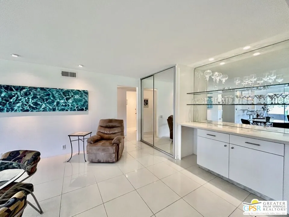 197 Desert Lakes Drive Palm Springs, CA 92264