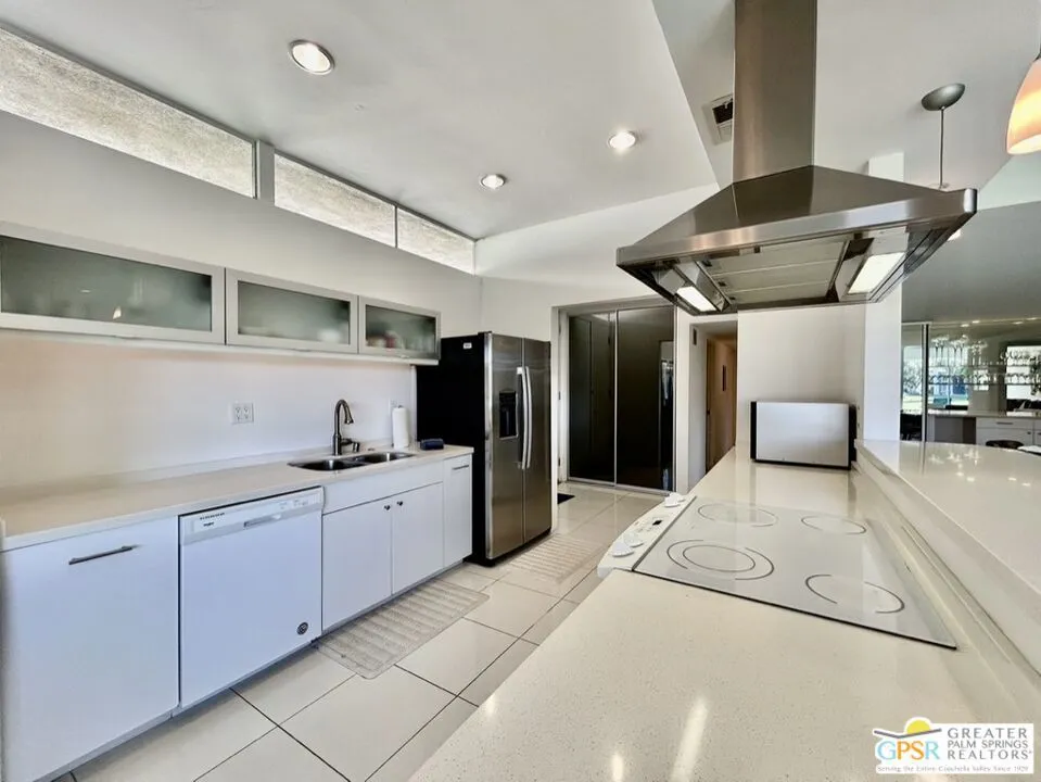 197 Desert Lakes Drive Palm Springs, CA 92264