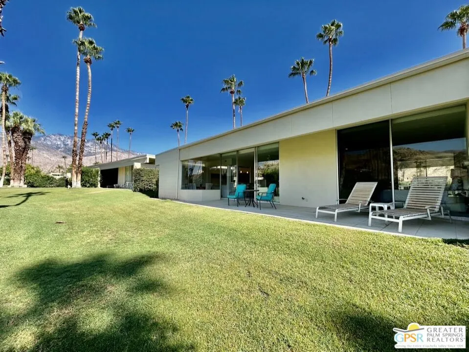 197 Desert Lakes Drive Palm Springs, CA 92264