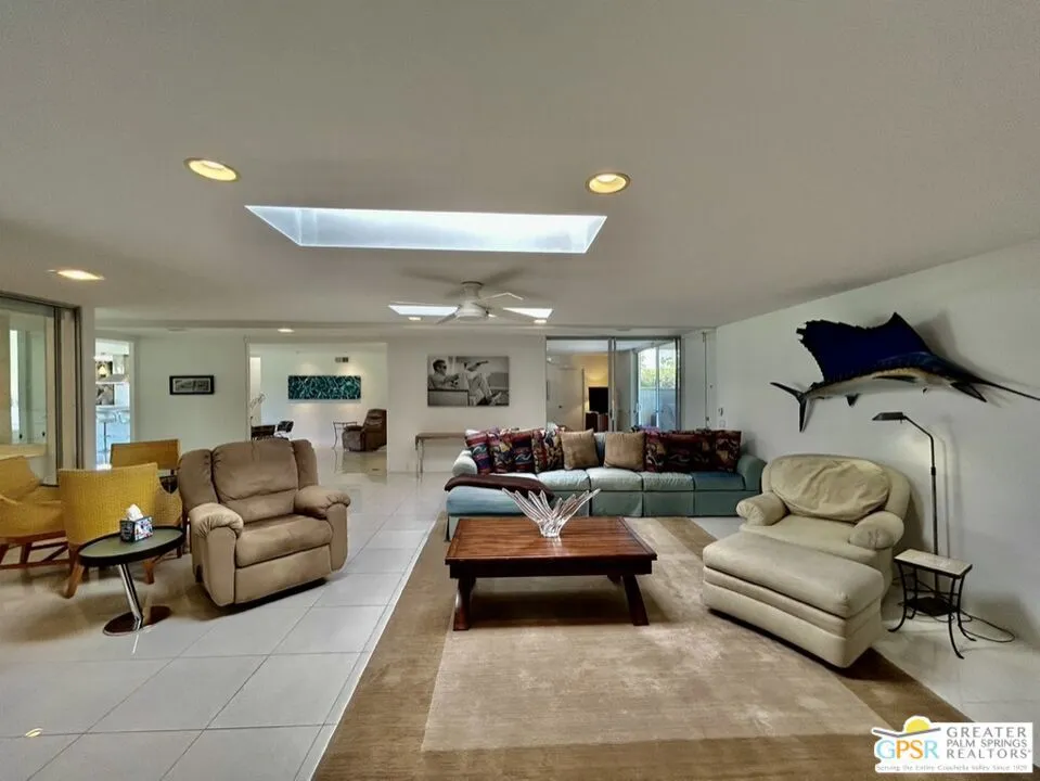 197 Desert Lakes Drive Palm Springs, CA 92264