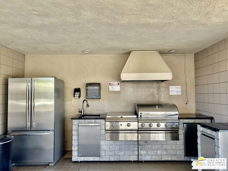 197 Desert Lakes Drive Palm Springs, CA 92264