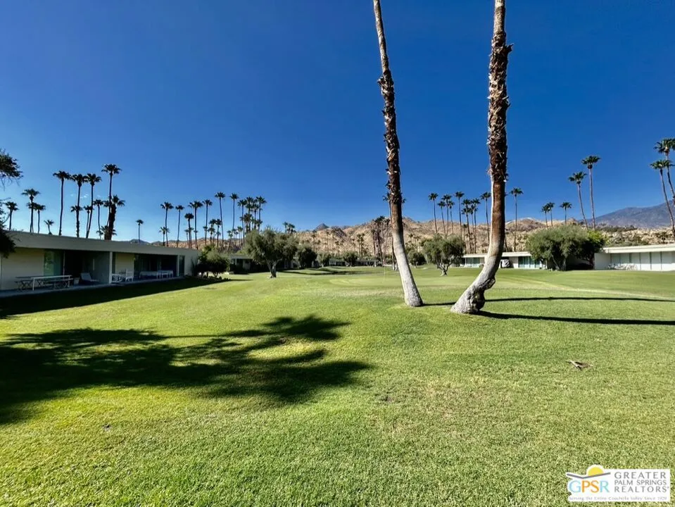 197 Desert Lakes Drive Palm Springs, CA 92264