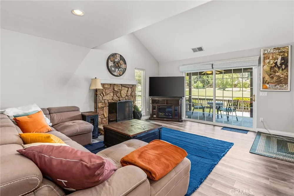 23681 Country Villa Ramona, CA 92065