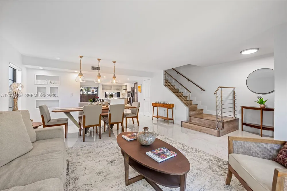 2771 NE 164th St #12 North Miami Beach, FL 33160