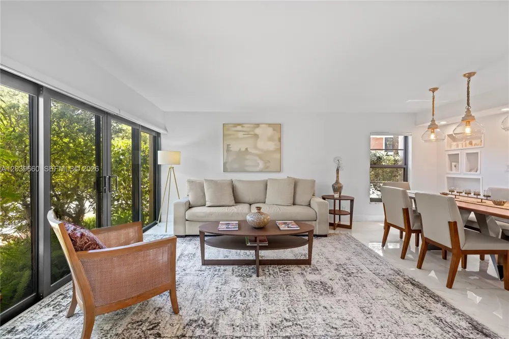 2771 NE 164th St #12 North Miami Beach, FL 33160