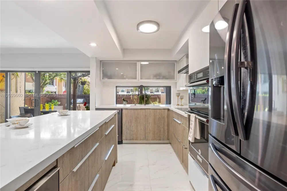 2771 NE 164th St #12 North Miami Beach, FL 33160