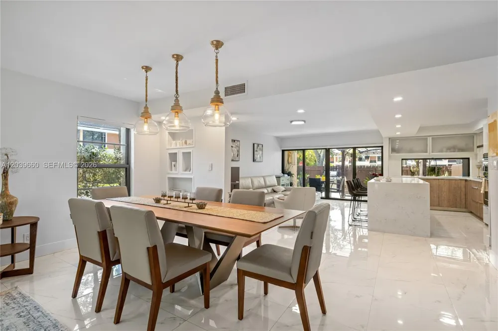 2771 NE 164th St #12 North Miami Beach, FL 33160