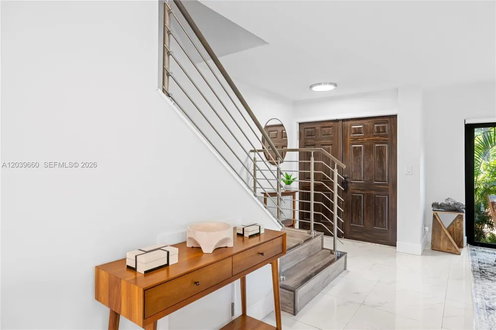 2771 NE 164th St #12 North Miami Beach, FL 33160