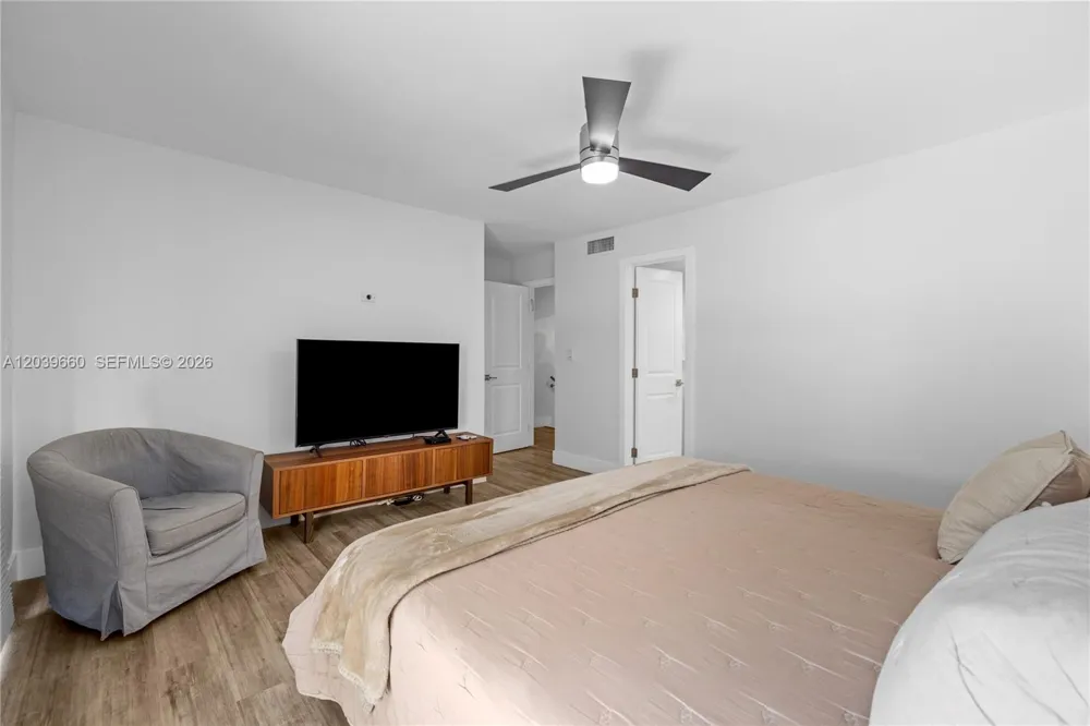 2771 NE 164th St #12 North Miami Beach, FL 33160