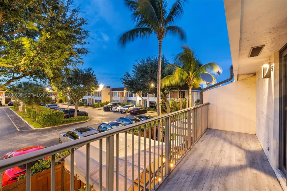 2771 NE 164th St #12 North Miami Beach, FL 33160