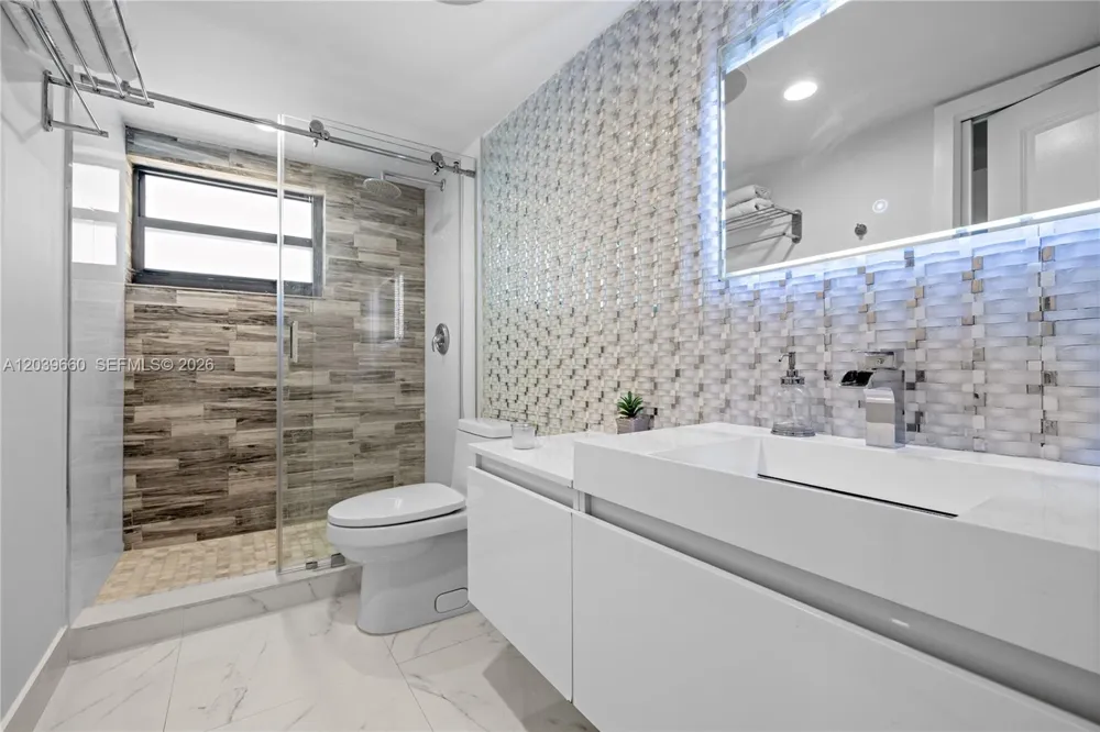2771 NE 164th St #12 North Miami Beach, FL 33160