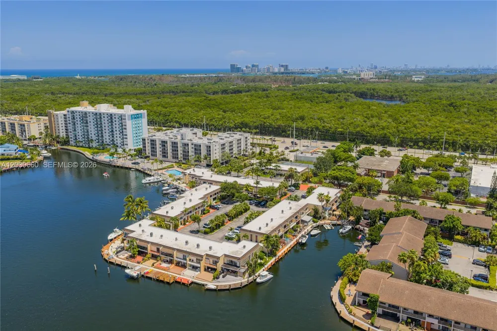 2771 NE 164th St #12 North Miami Beach, FL 33160